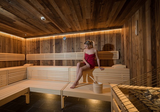 Finnische Sauna (90 Grad) und Bio Sauna (65 Grad)